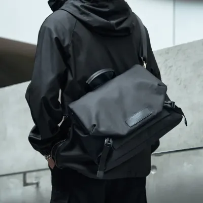 METRO SHOULDER BAG